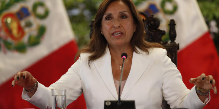 La presidenta del Perú, Dina Boluarte, en una fotografía de archivo. EFE/ Paolo Aguilar