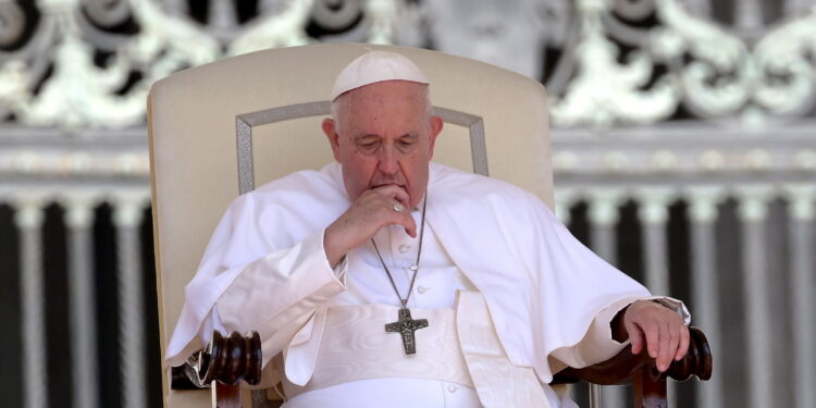 Ciudad del Vaticano (Ciudad del Vaticano), 07/06/2023.- El Papa Francisco preside la audiencia general semanal en la Plaza de San Pedro del Vaticano este miércoles. EFE/ETTORE FERRARI