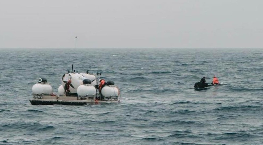 Las autoridades de EE.UU. y Canadá llevan a cabo una intensa operación de búsqueda para encontrar al submarino con cinco personas a bordo