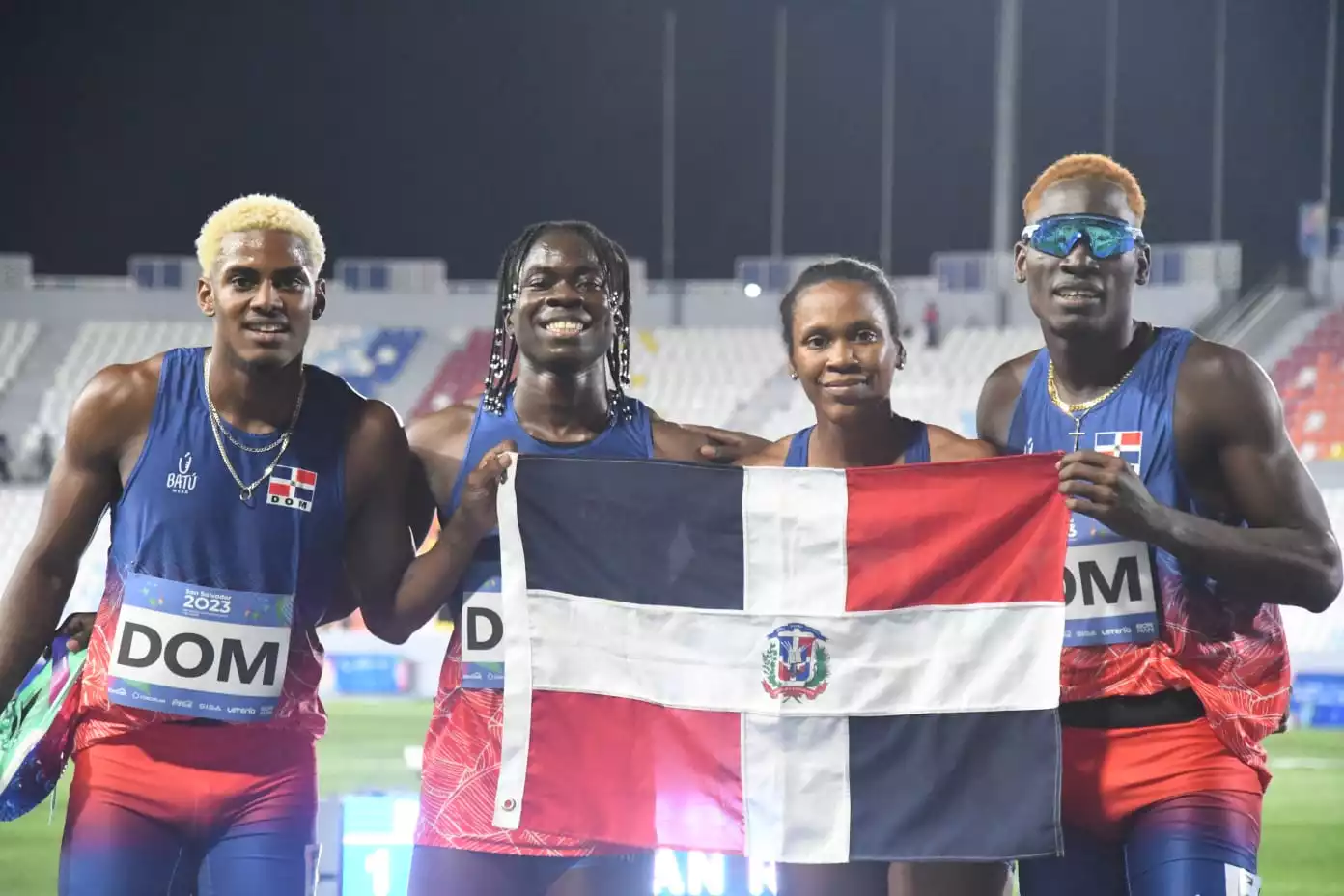 República Dominicana Gana Medalla De Oro En Los Relevos Mixtos 4 X 400 Noticias Telemicro 8071