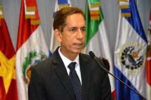 Durante la apertura, el embajador Ramón Quiñones, director de Seguridad y Defensa del Ministerio de Relaciones Exteriores (MIREX), resaltó el trabajo del Ministerio de Defensa en la organización de este evento y agradeció a UNODA por seleccionar al país como sede para la realización del curso.