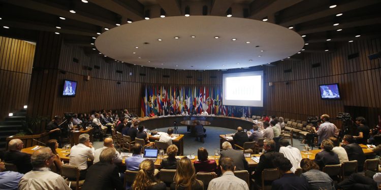 Fotografía de archivo de la presentación del Balance Preliminar de las economías latinoamericanas a cargo de la Comisión Económica para América Latina y el Caribe (Cepal) el 14 de diciembre de 2017, en Santiago (Chile). EFE/Elvis González