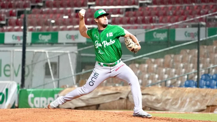 Abdiel Mendoza permite un hit con 5 K; Estrellas solas en primero