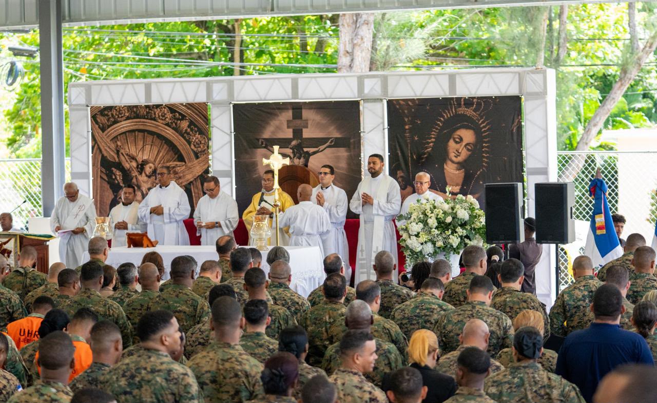 El Ejército dominicano celebra con fervor religioso el día de San Miguel Arcángel